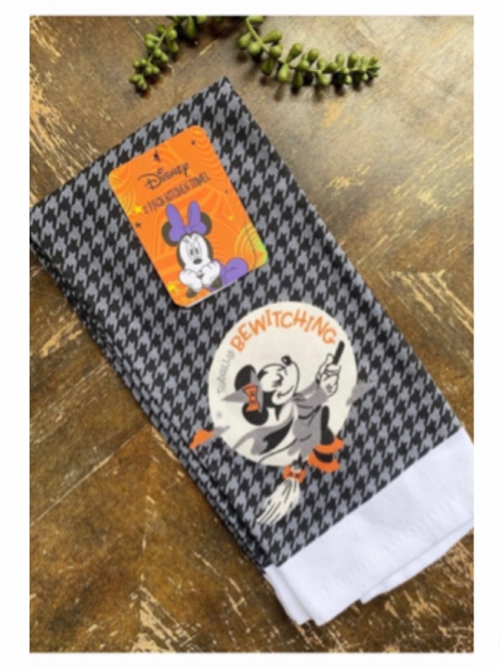 NEW Disney 2 Pack Kitchen Towel Minnie Mouse “Totally Bewitching”